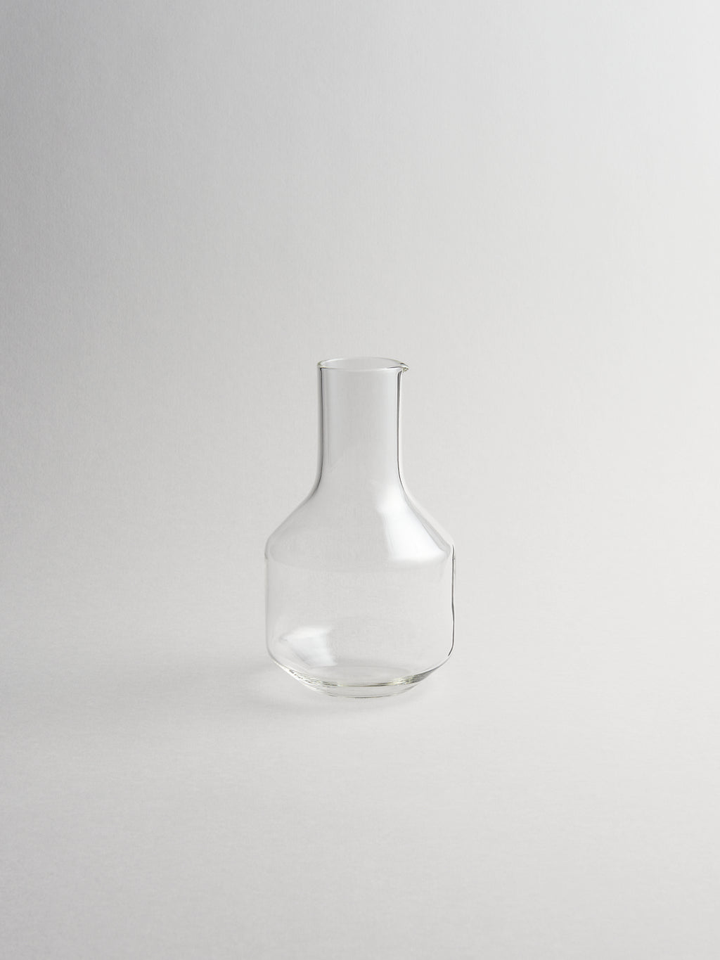 http://researchanddesignlab.com/cdn/shop/files/VELASCA_CARAFFA_1L_CLEAR_VC100L_01_1024x.jpg?v=1694110501