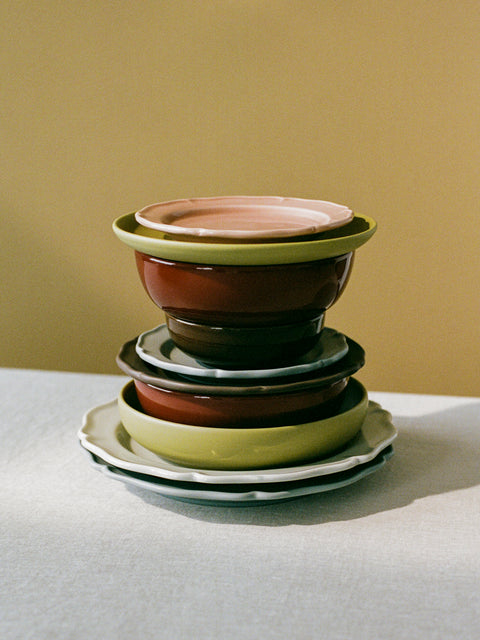 Festone Medium Flat Bowl | fawn pink